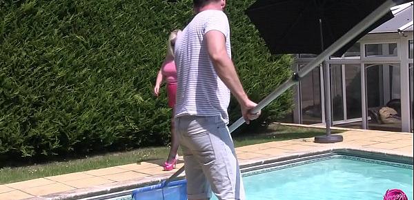  LACEYSTARR - The Poolboy Hard at Work
